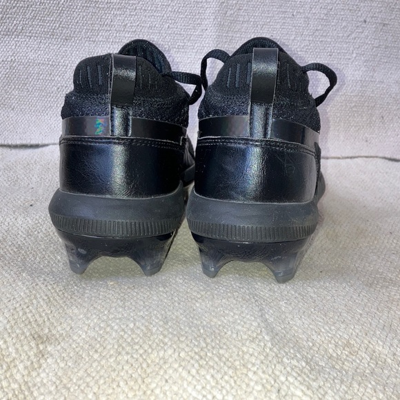 Under Armour Men's size 7 baseball Athletic Cleats with elasticized ankles - Picture 3 of 14